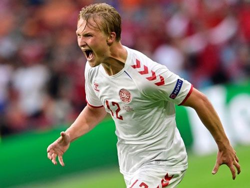 فرم پیش بینی بازی فوتبال دانمارک در مقابل جمهوری چک