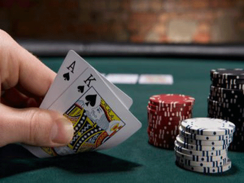 Apa itu permainan lunak dalam poker?